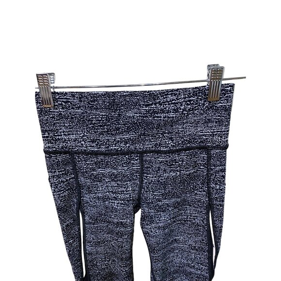 Lululemon Pace Perfect Crop (17") Size 2 - Picture 5 of 8